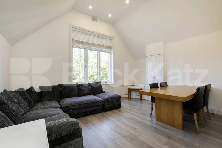 Flat Iverson Road in Greater London