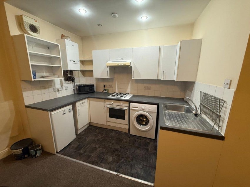 Flat Warlters Road in Greater London
