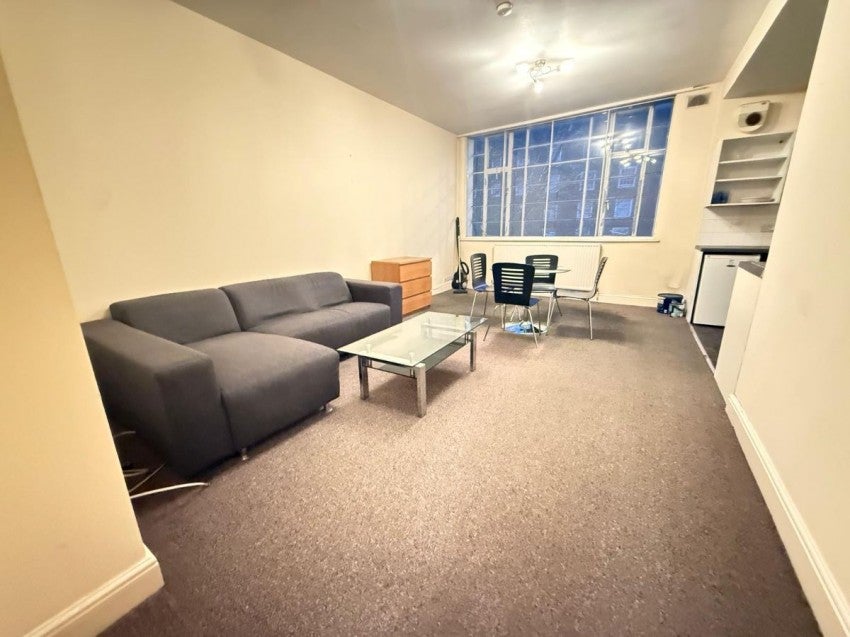 Flat Warlters Road in Greater London