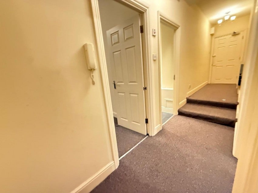 Flat Warlters Road in Greater London