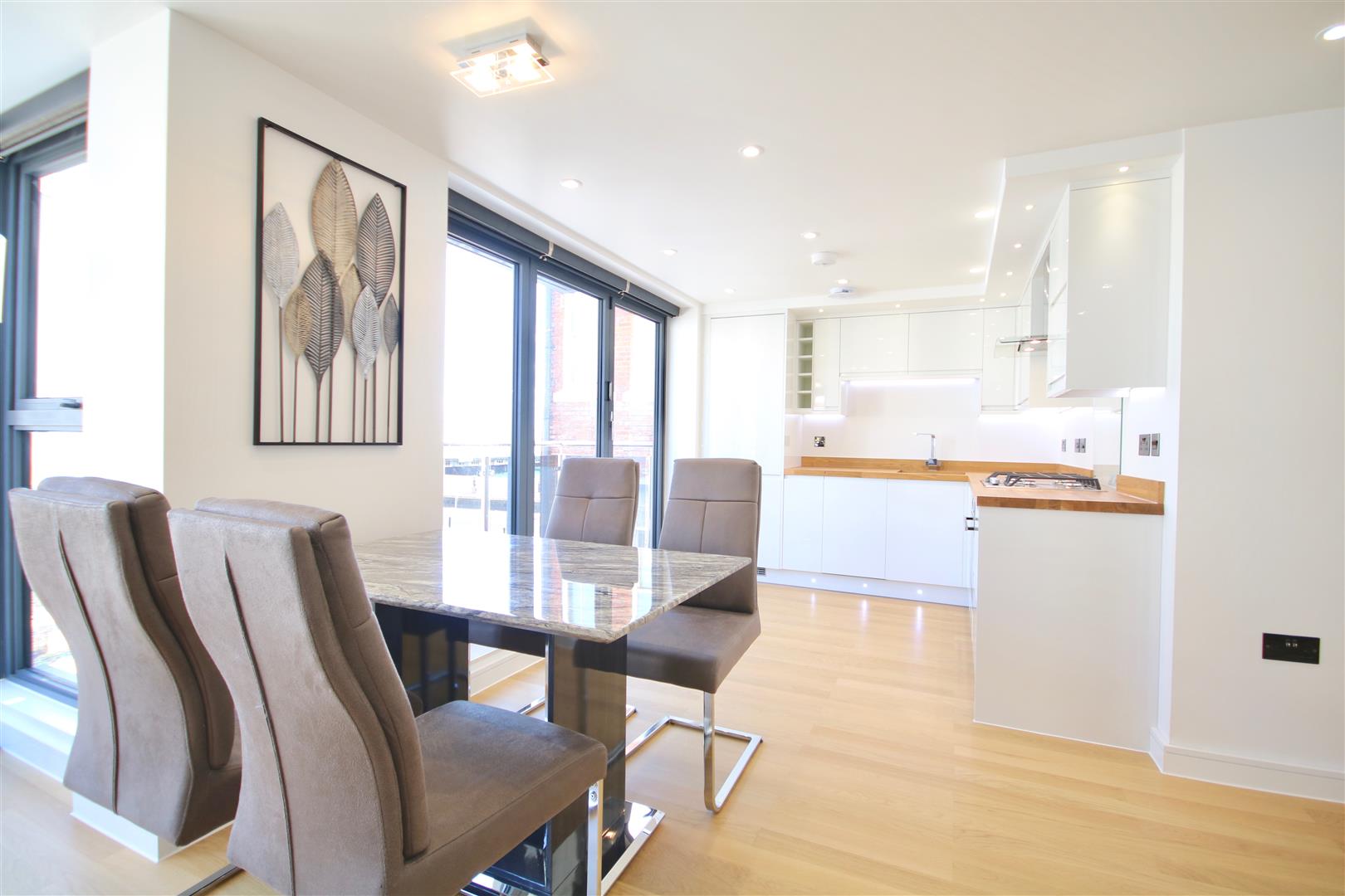 Flat Clarendon Road in Portsmouth
