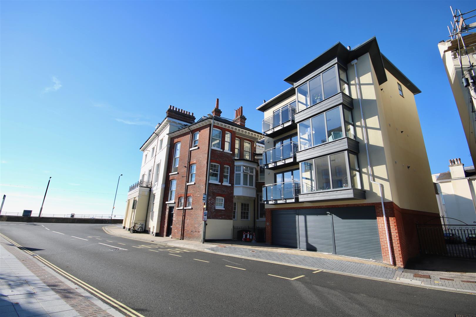 Flat Clarendon Road in Portsmouth
