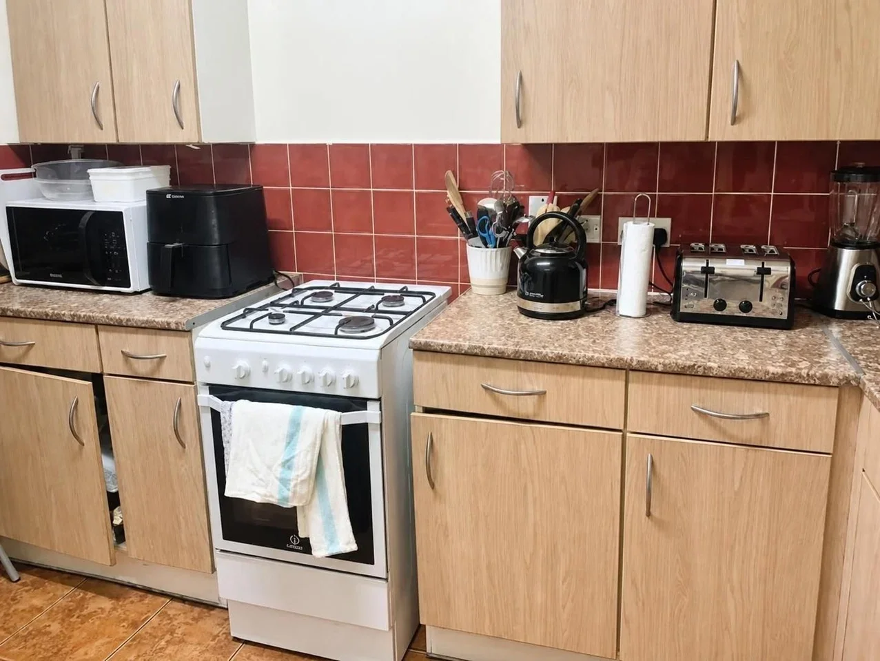 Room Field Road in Greater London