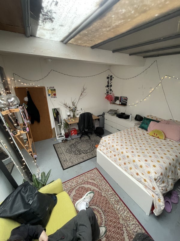 Room Eade Road in Greater London