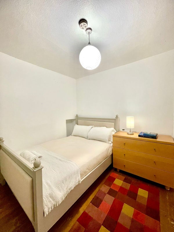Flat Chevening Road in Greater London