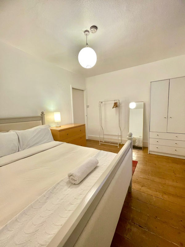 Flat Chevening Road in Greater London