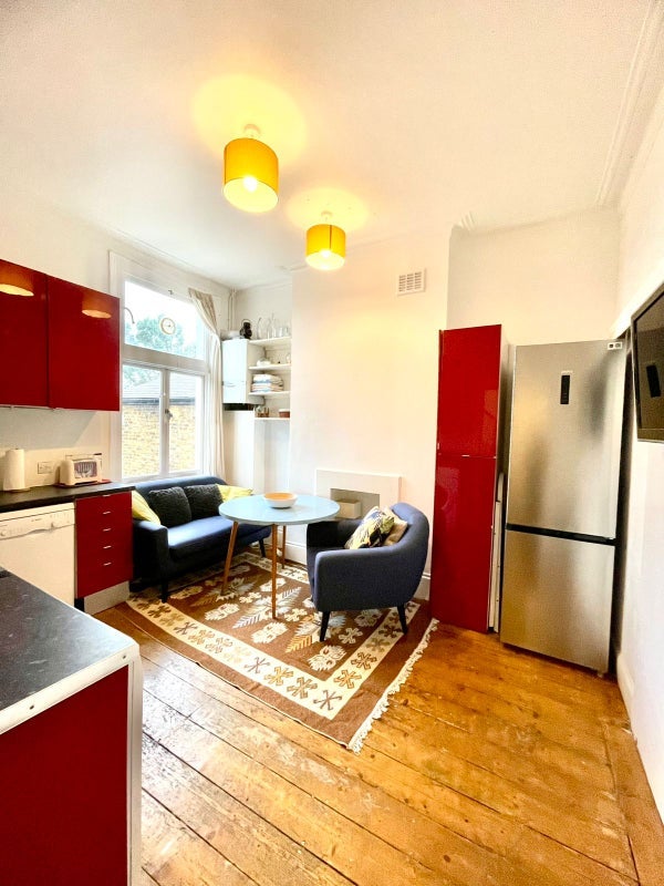 Flat Chevening Road in Greater London