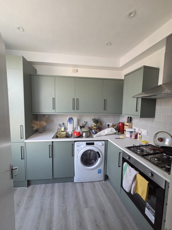 Flat Norwood Road in Greater London
