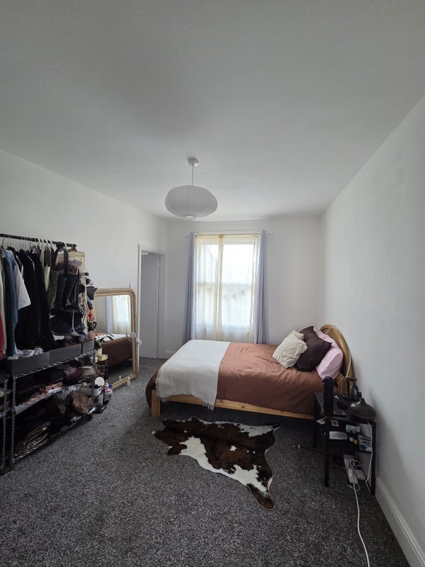 Flat Norwood Road in Greater London