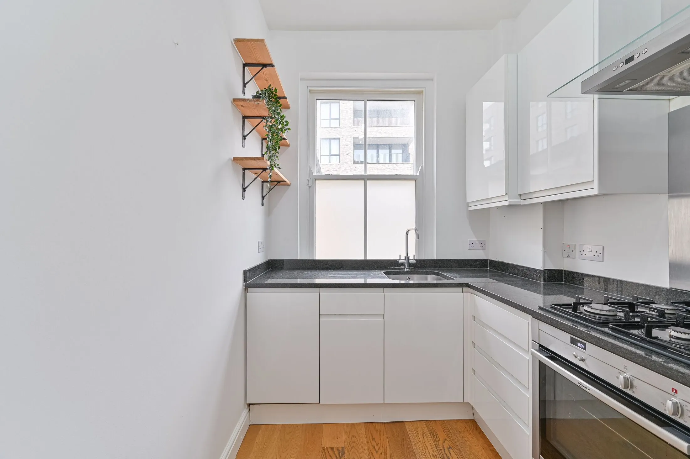 Flat Coldharbour Lane in Greater London