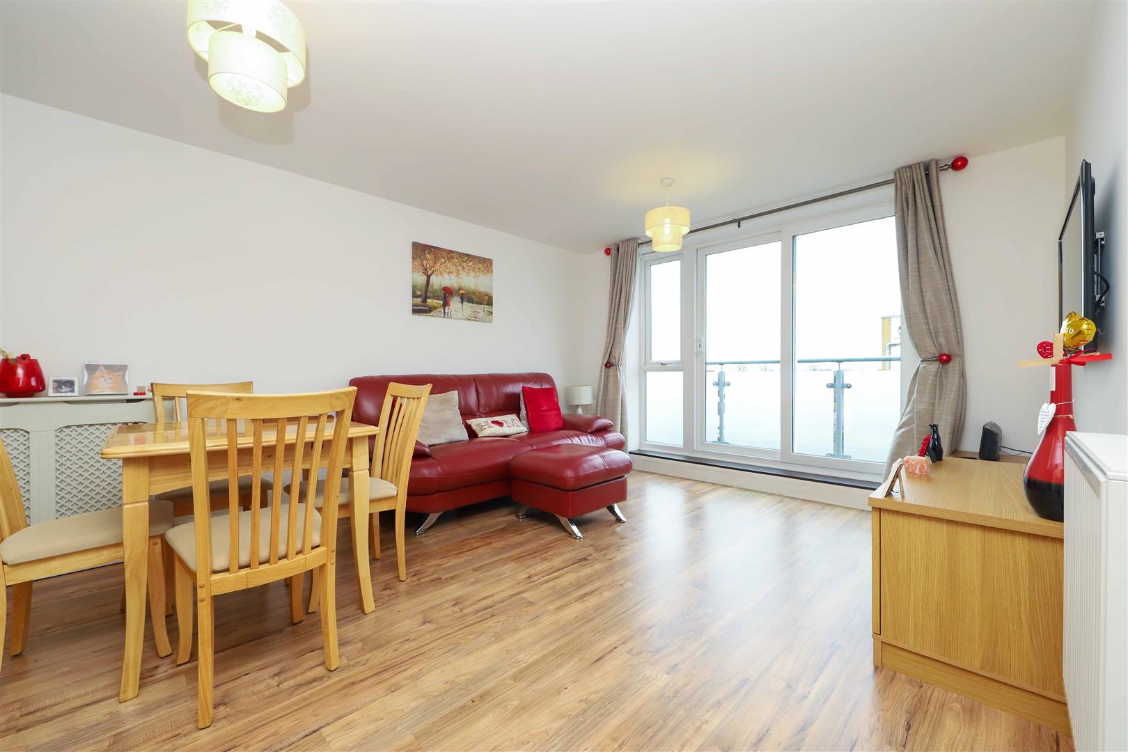 Flat Fairfield Road in Greater London