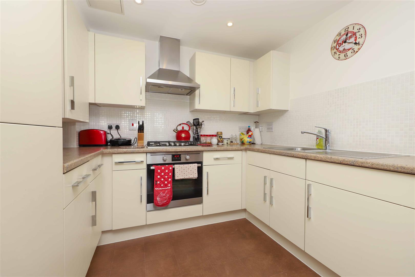 Flat Fairfield Road in Greater London