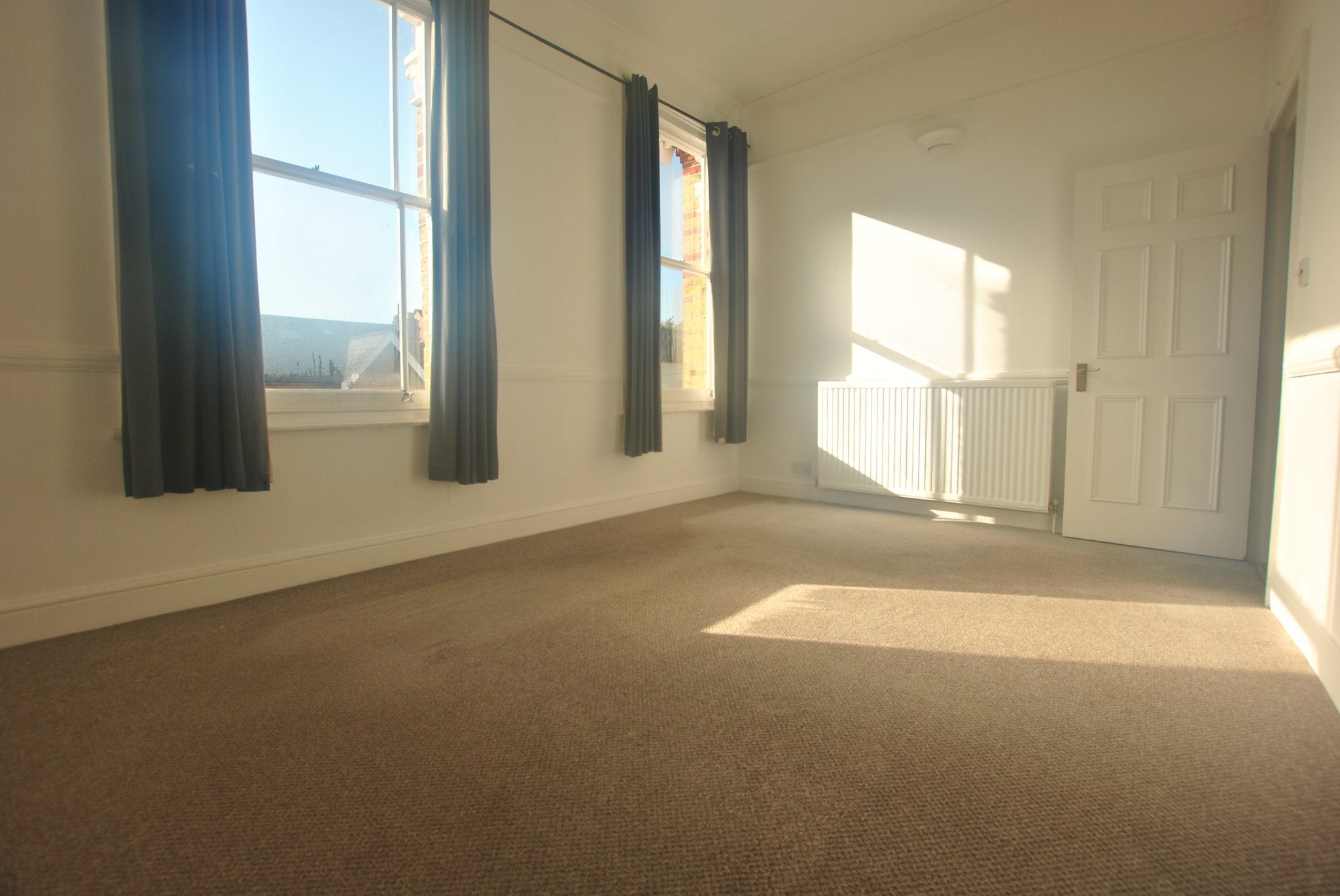 Flat Benson Road in Greater London