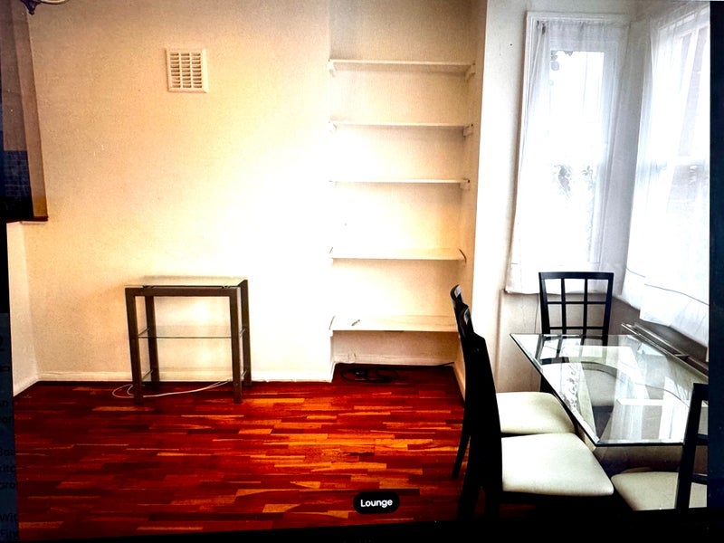 Room Rosemont Road in Greater London