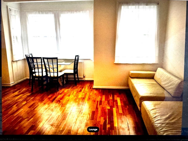 Room Rosemont Road in Greater London