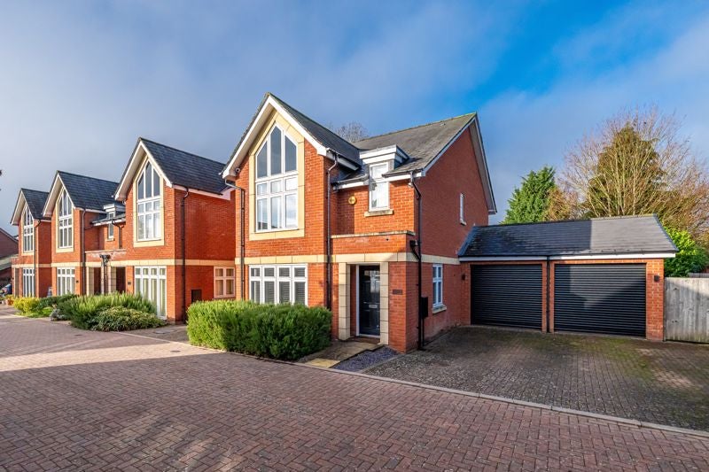 Flat Wood Road in Wolverhampton