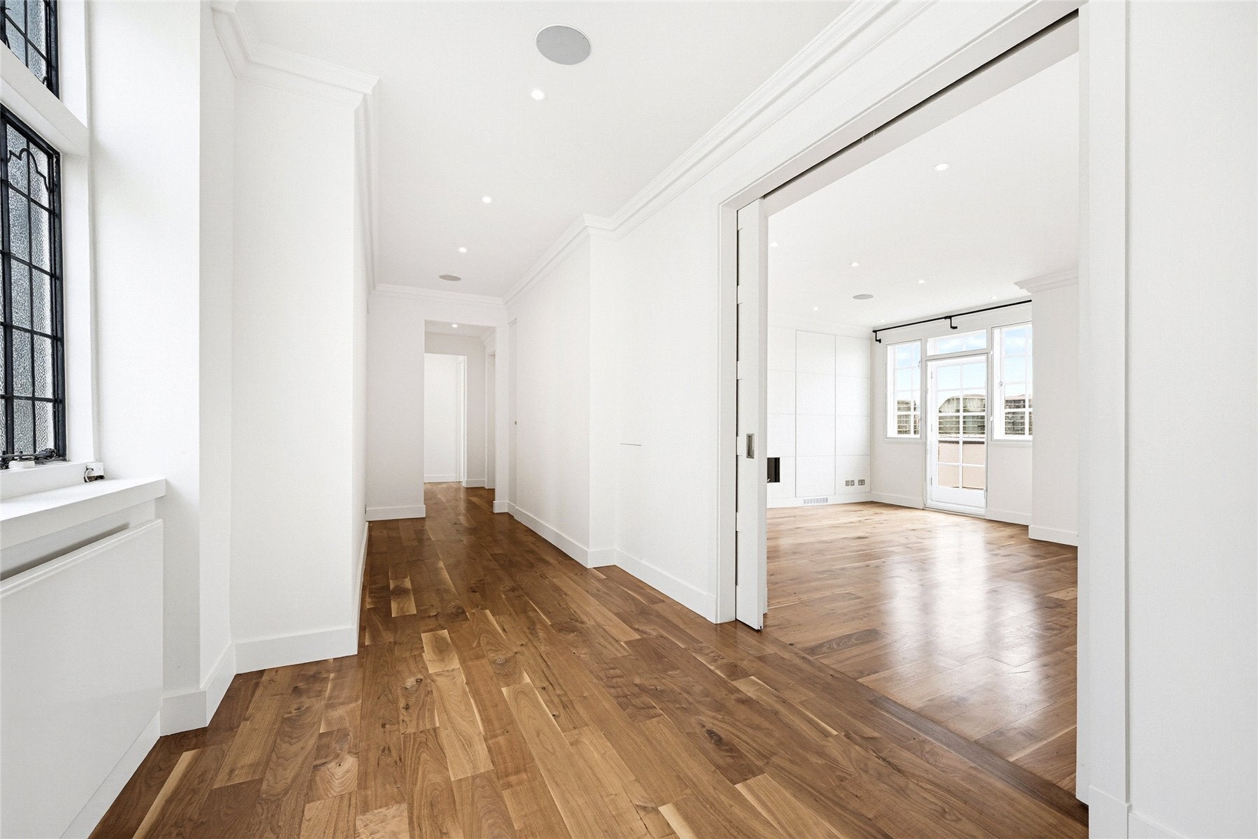 Flat Cheyne Walk in Greater London