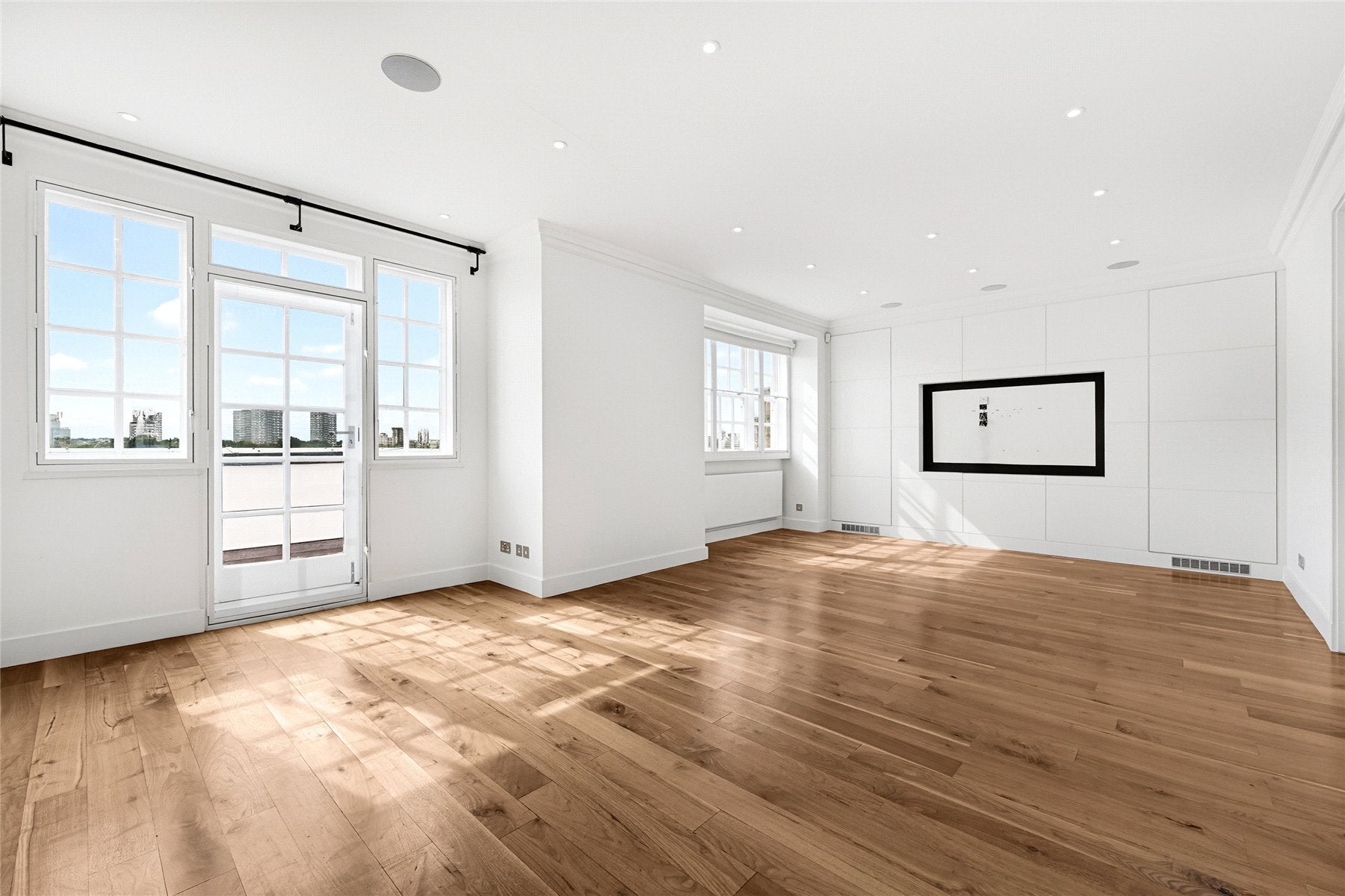 Flat Cheyne Walk in Greater London