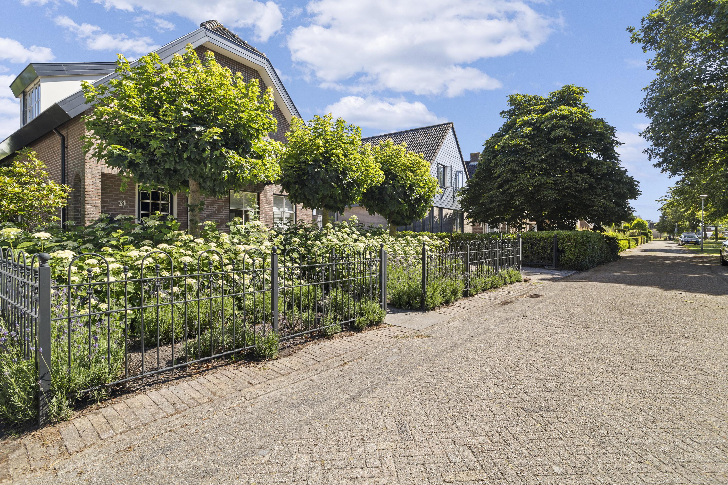 Huis Burgemeester Nieuwenhuijsenstraat 34 in Limmen