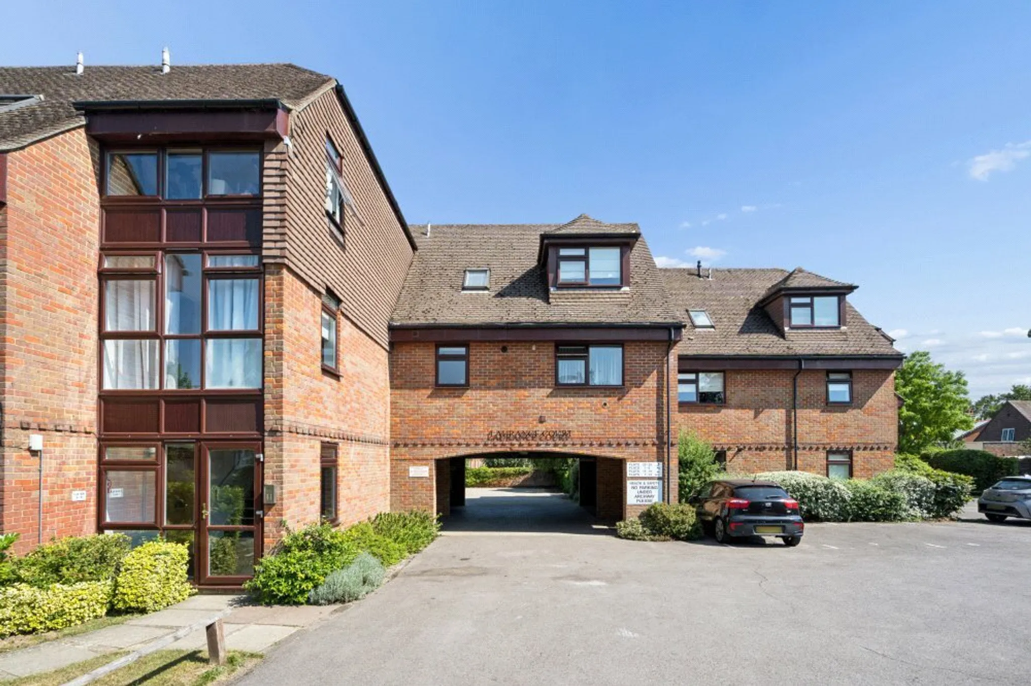 Flat Cambridge Road in Marlow
