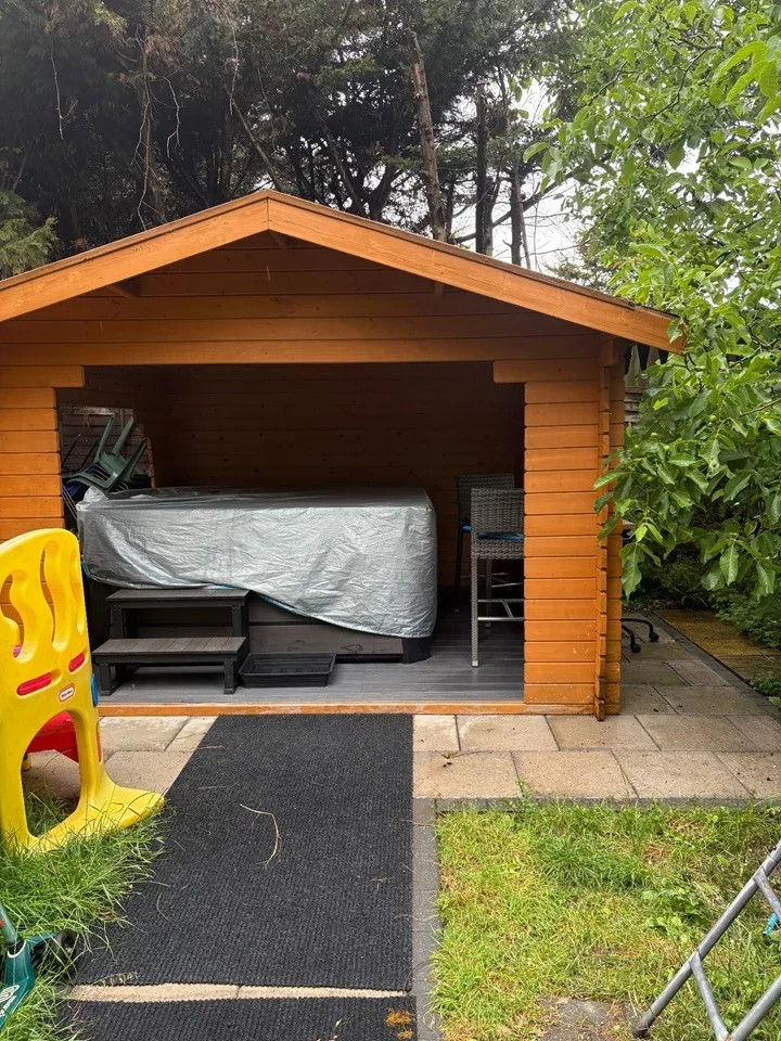 House Ruskin Avenue in Greater London