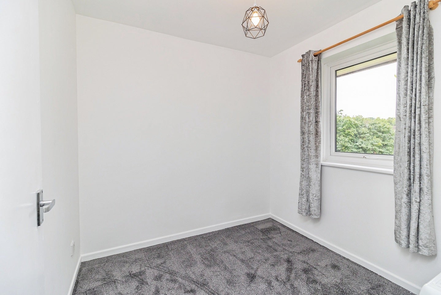 Flat Milton Walk in Dewsbury