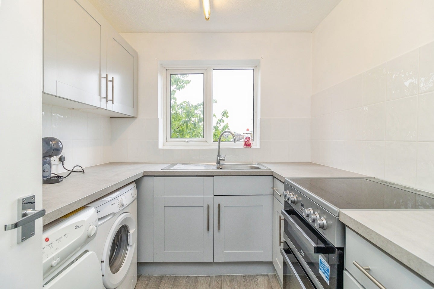 Flat Milton Walk in Dewsbury