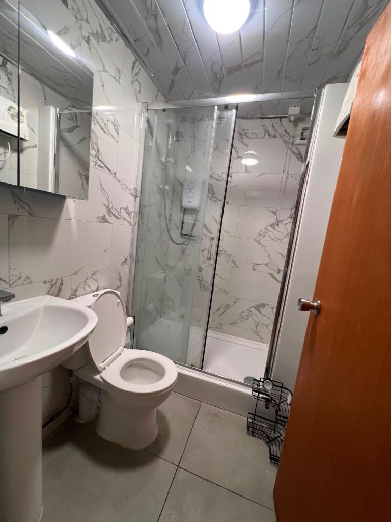Flat Selbourne Road in Luton