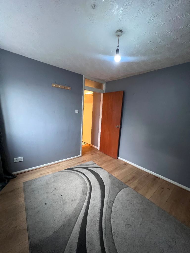 Flat Selbourne Road in Luton