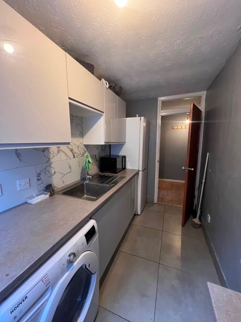 Flat Selbourne Road in Luton