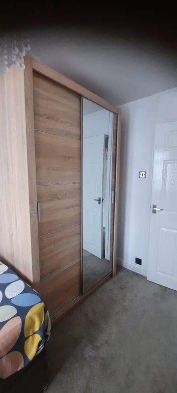 Room Inglewood Close in Greater London