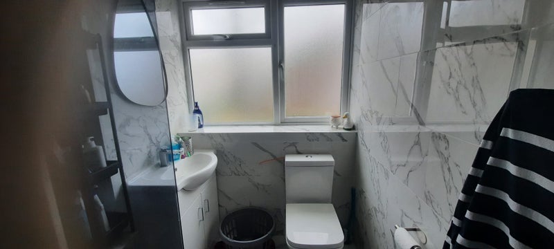 Room Inglewood Close in Greater London