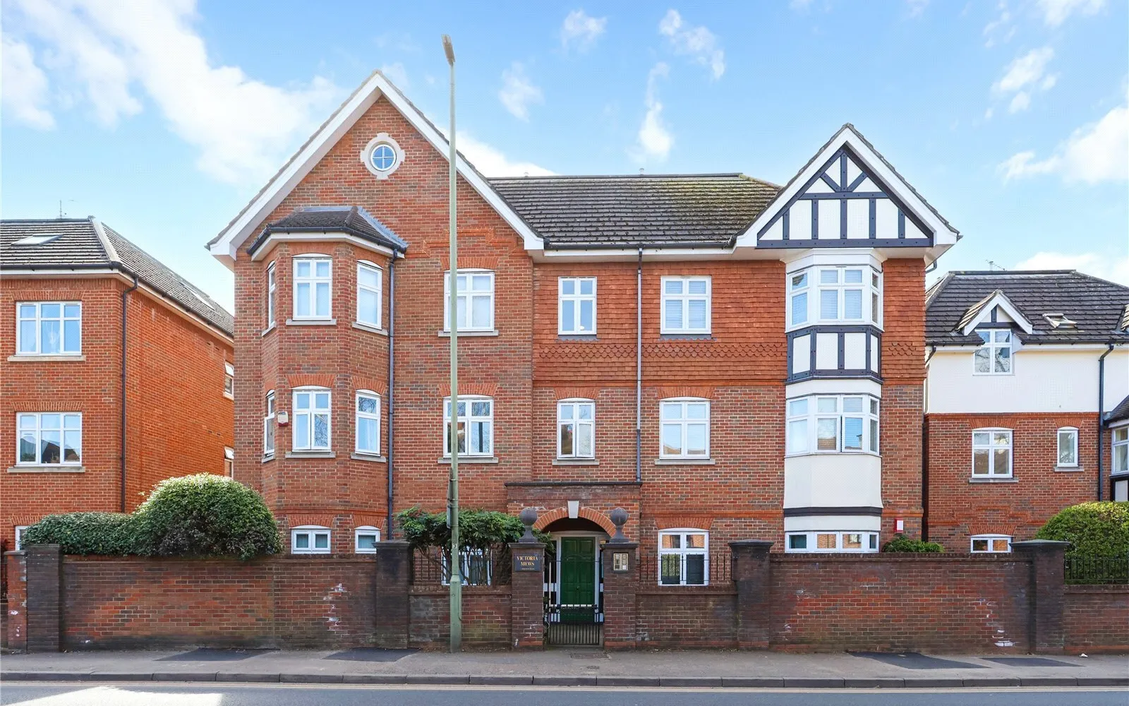 Flat Balfour Road in Elmbridge