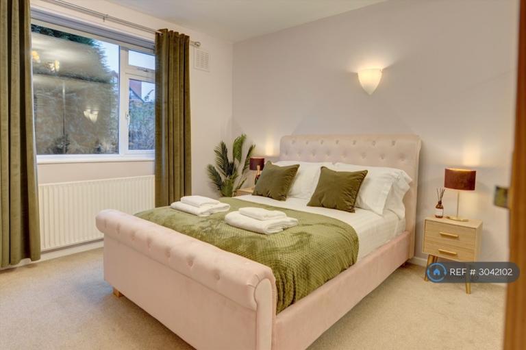Flat Becketts Park Drive in Leeds