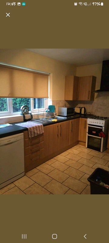 Room Colwyn Avenue in Manchester