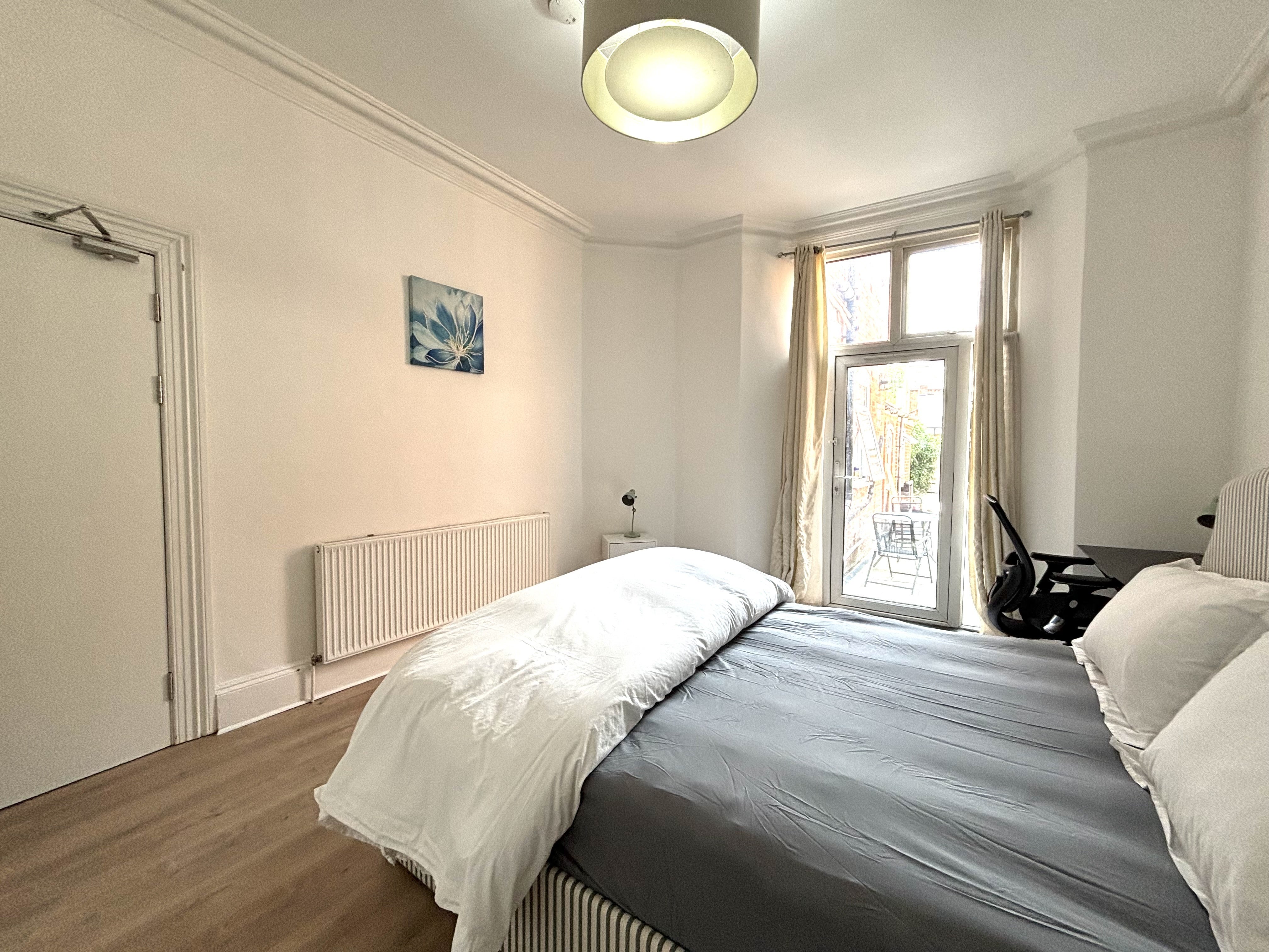 Room Stirling Road in Birmingham