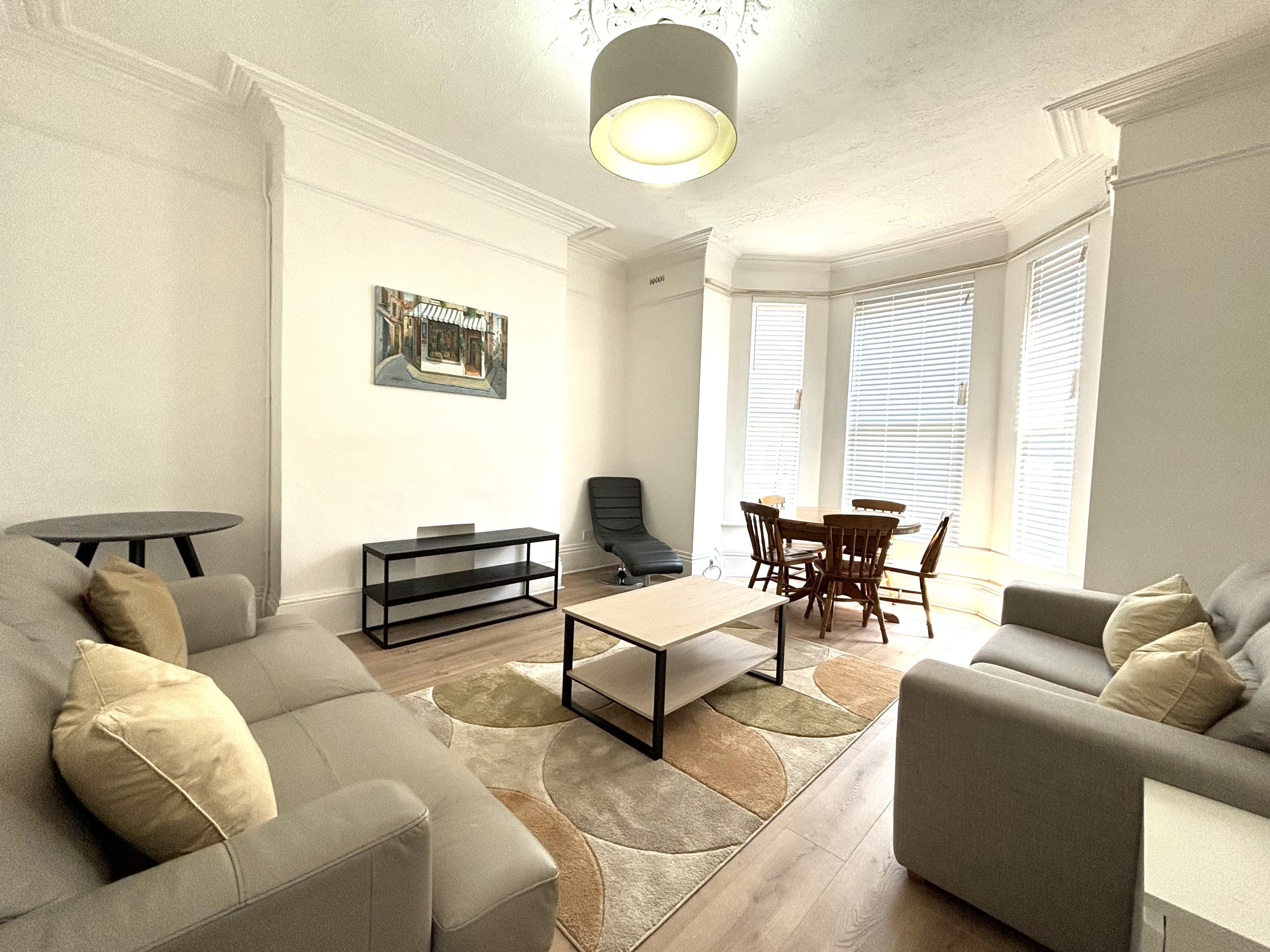 Room Stirling Road in Birmingham