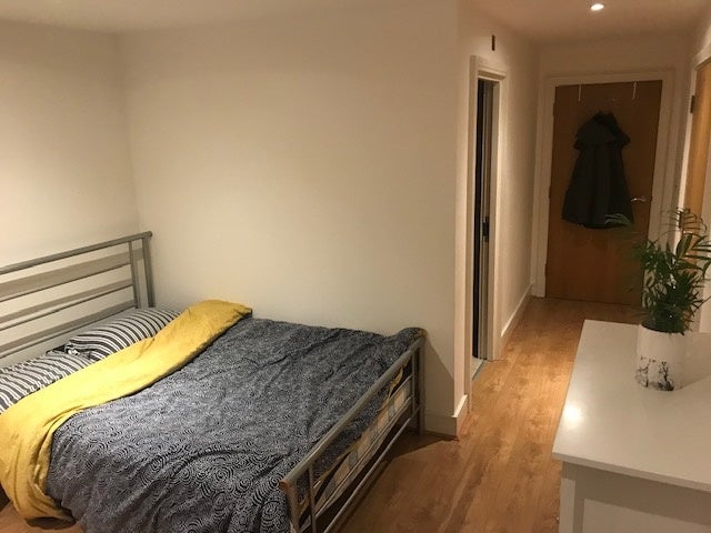 Flat Chrisp Street in Greater London