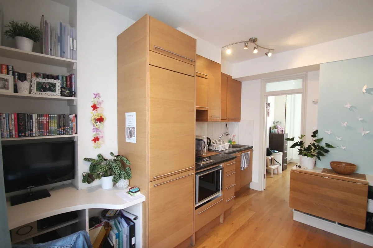 Flat Caledonian Road in Greater London