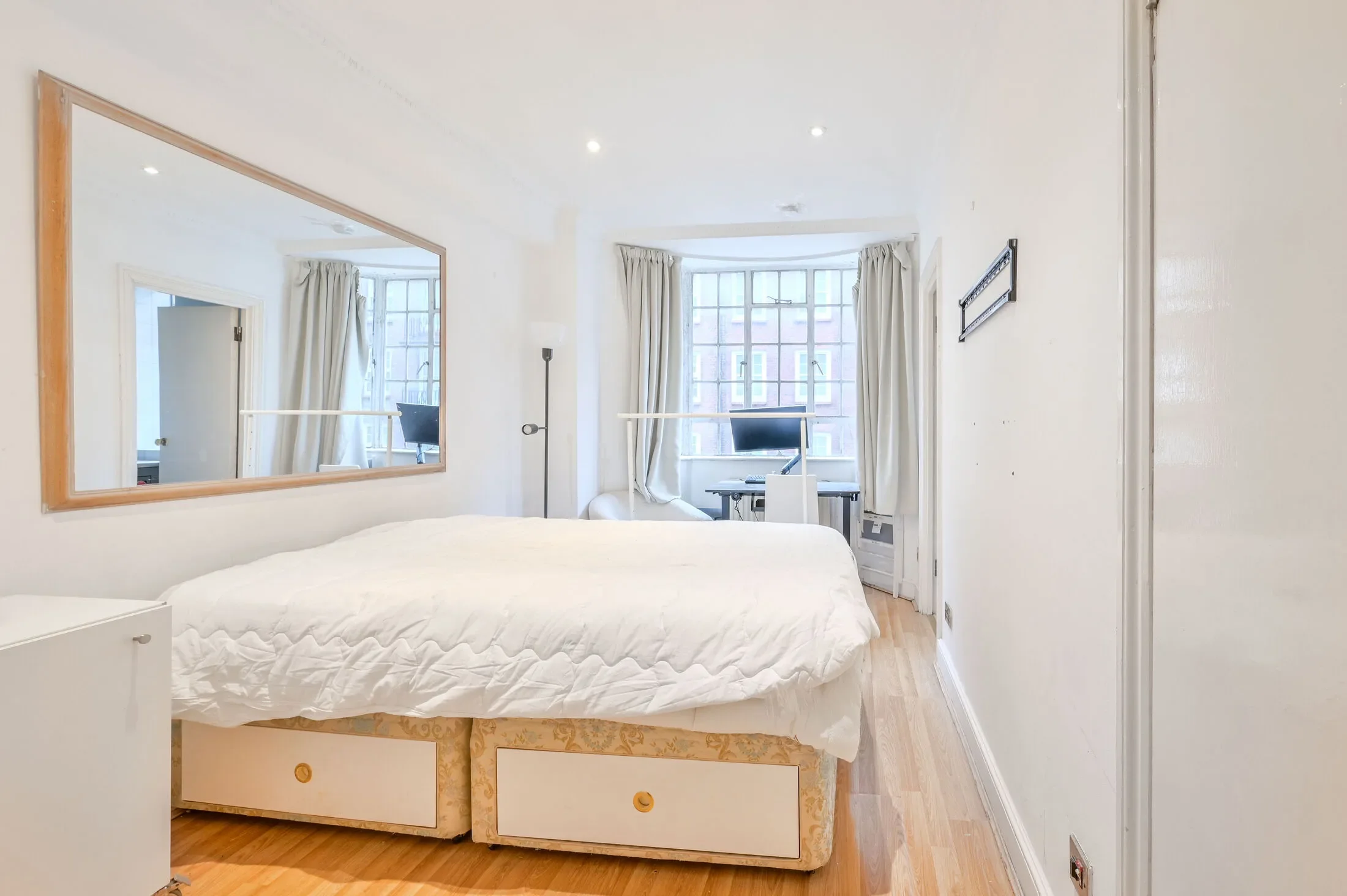 Flat Elystan Street in Greater London