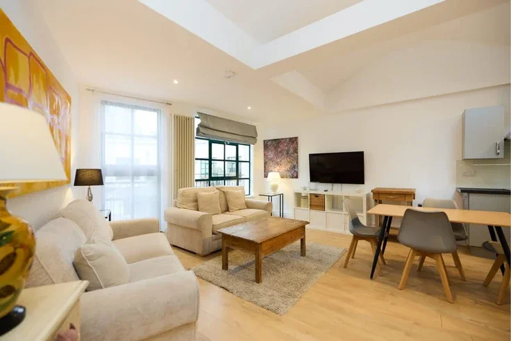 Flat Melbray Mews in Greater London