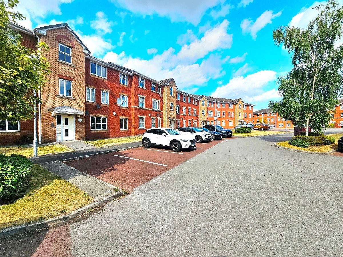Flat Bankfield Street in Manchester