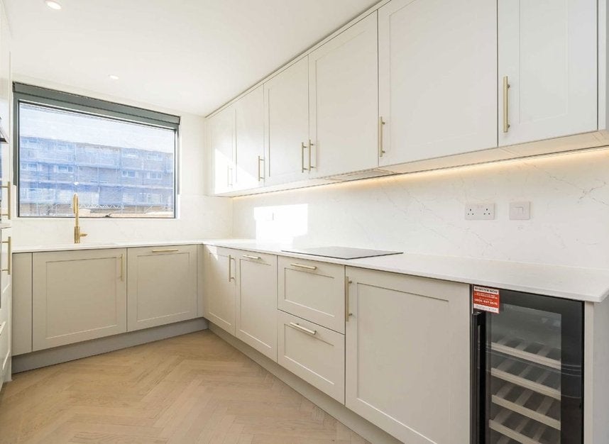 House Bryanston Close in Greater London