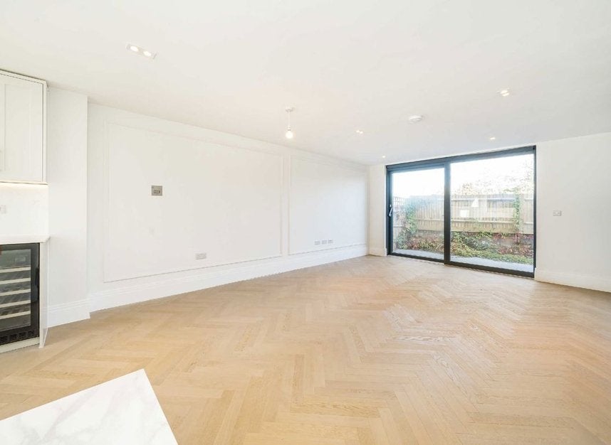 House Bryanston Close in Greater London