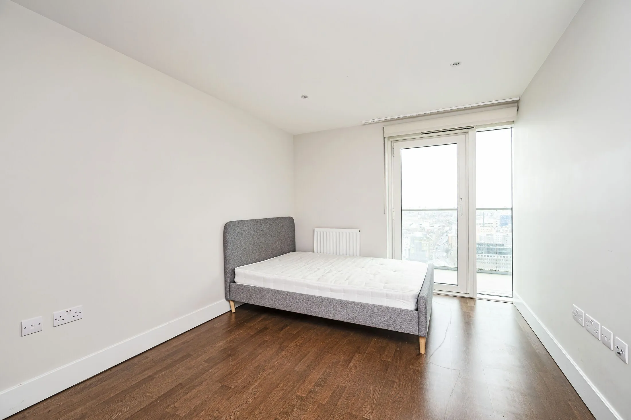 Flat Middlesex Street in City of London