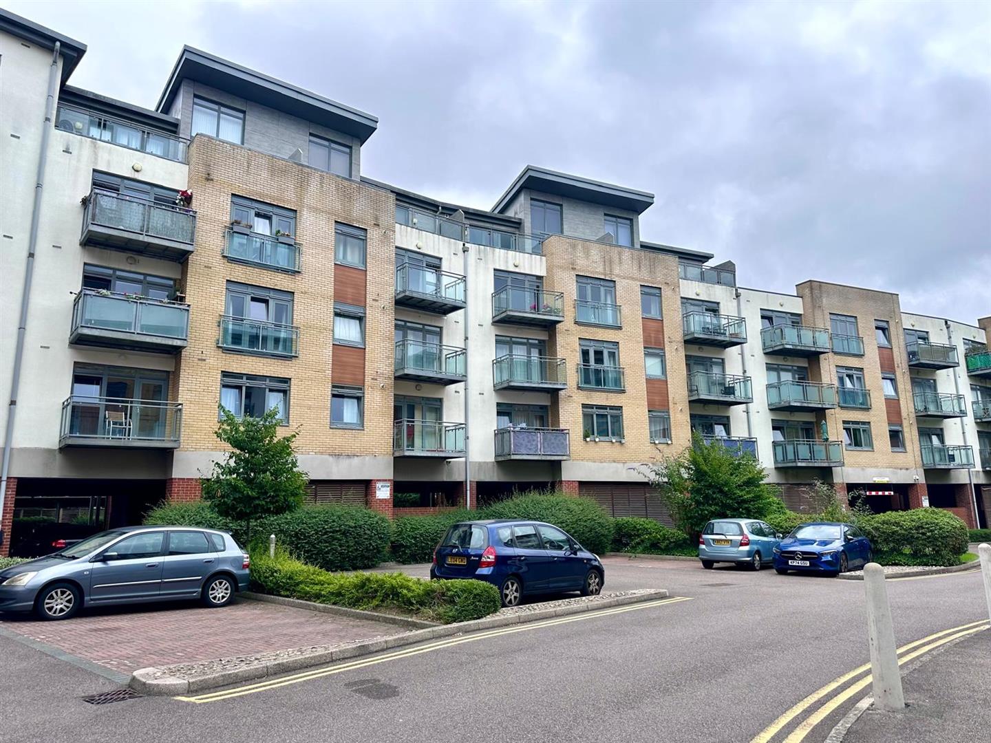 Flat Barker Road in Maidstone