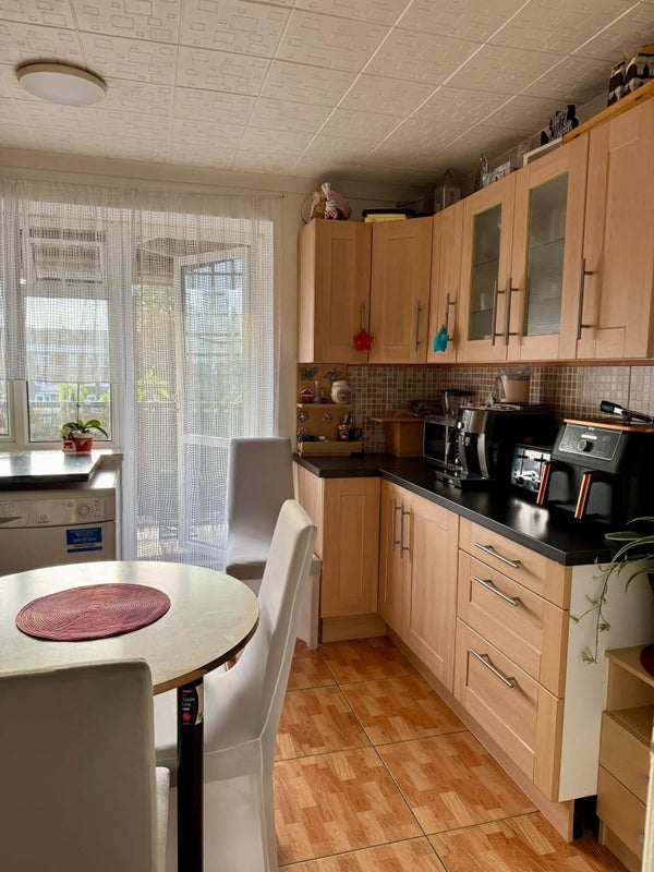 Room Warbeck Road in Greater London