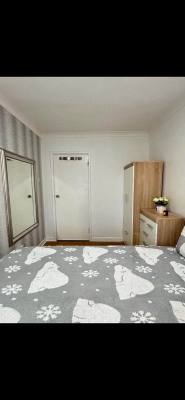 Room Warbeck Road in Greater London