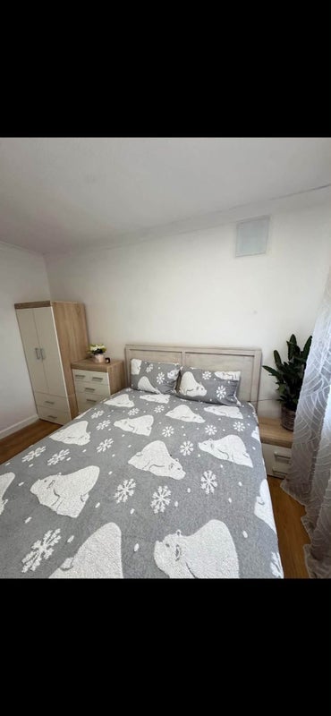 Room Warbeck Road in Greater London