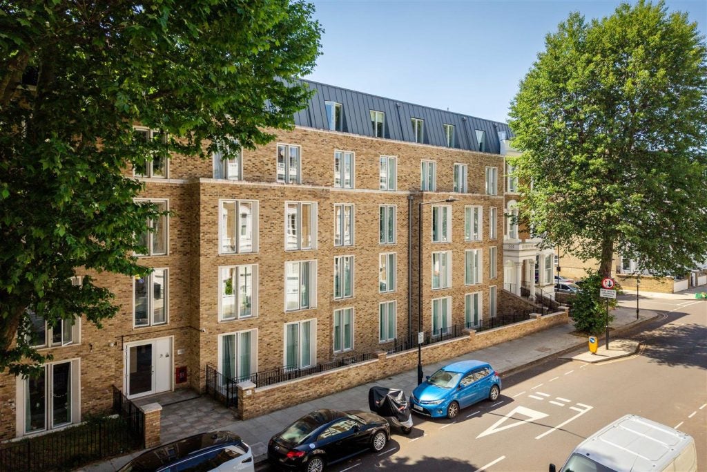 Flat Hofland Road in Greater London